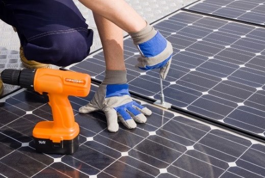 installing solar pannels